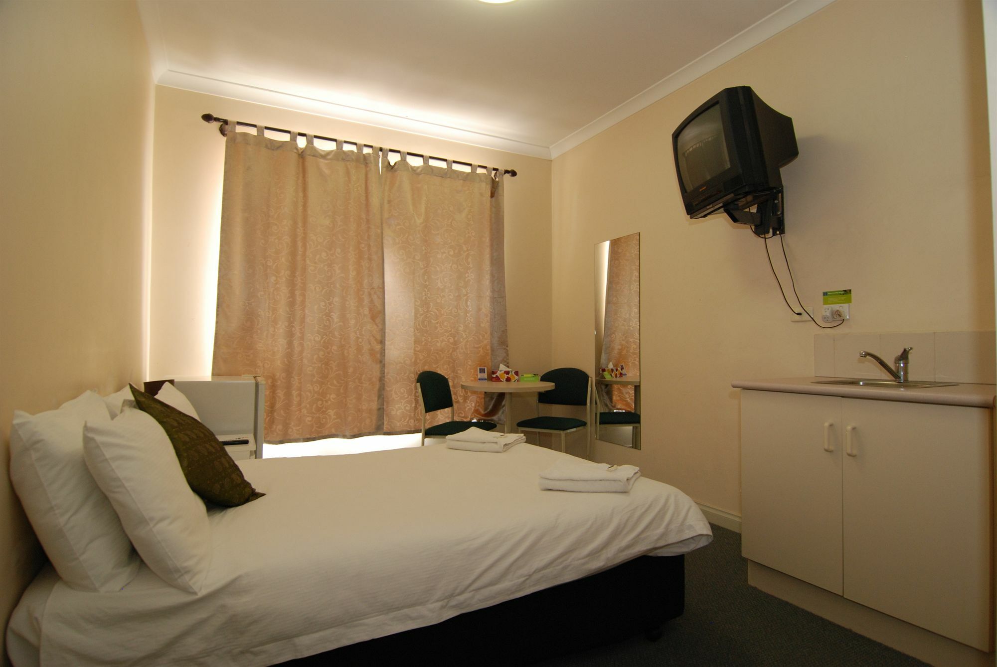 Brunswick Tower Hotel Melbourne Exterior photo